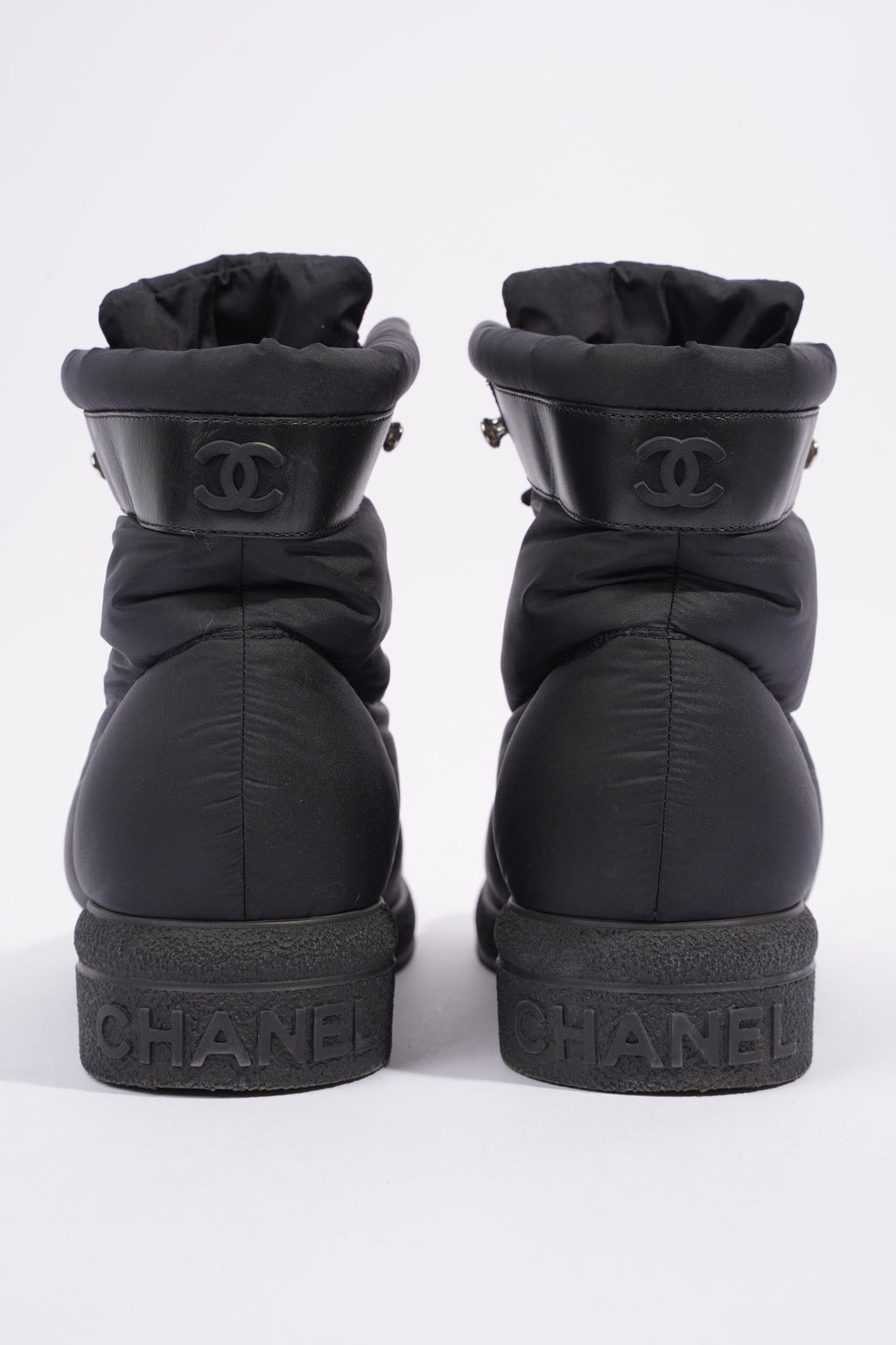Chanel CC Logo Sneaker Black Suede EU 41 UK 8