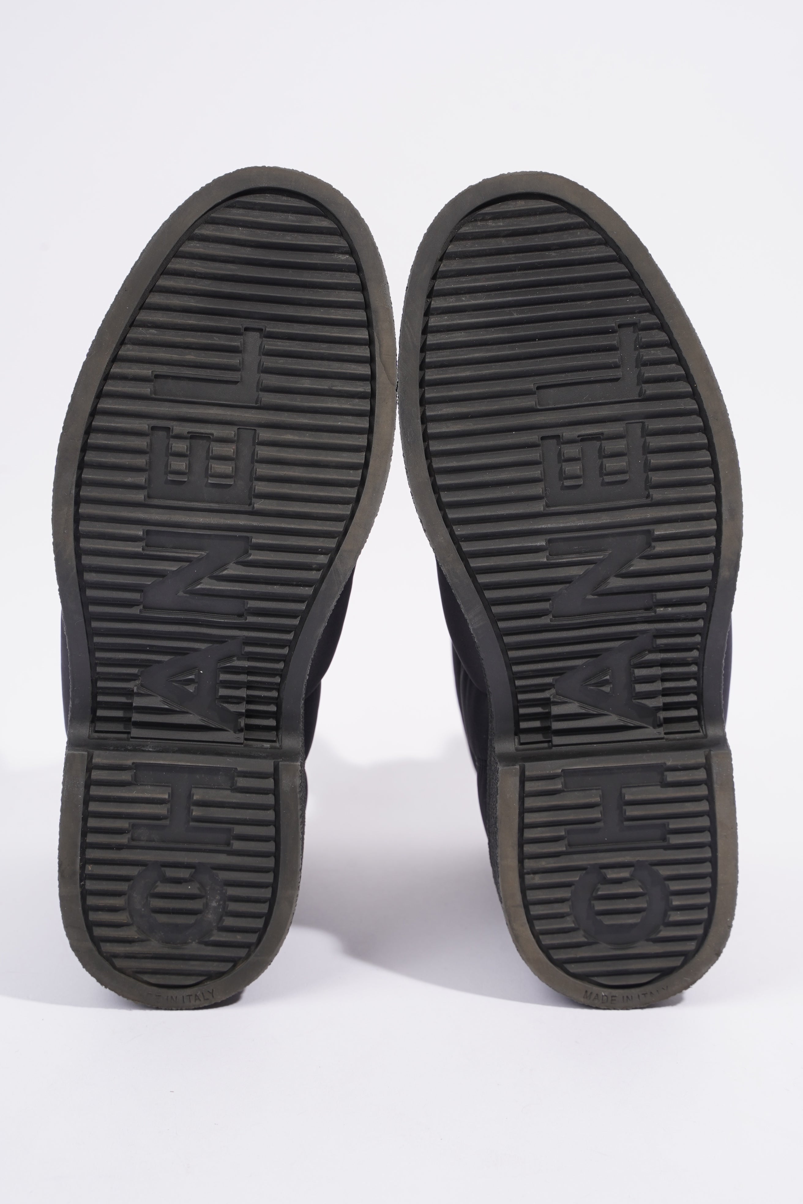 Chanel CC Logo Sneaker Black Suede EU 41 UK 8