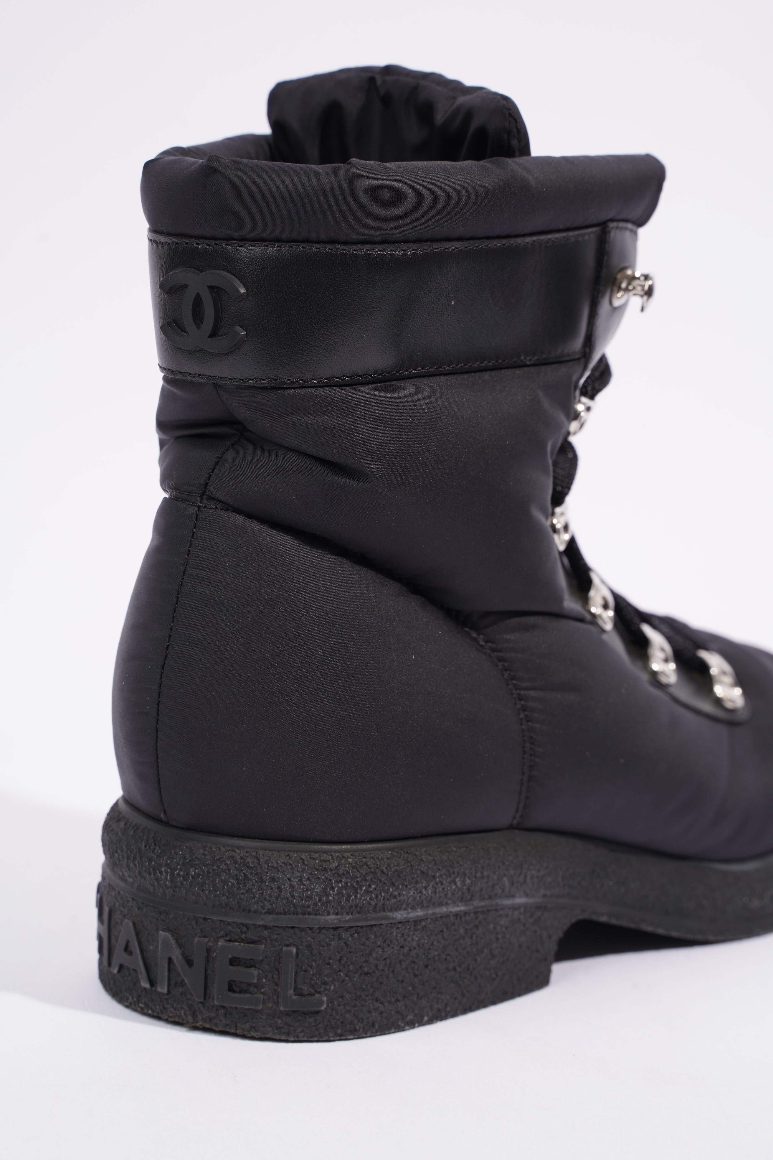 Chanel CC Logo Sneaker Black Suede EU 41 UK 8