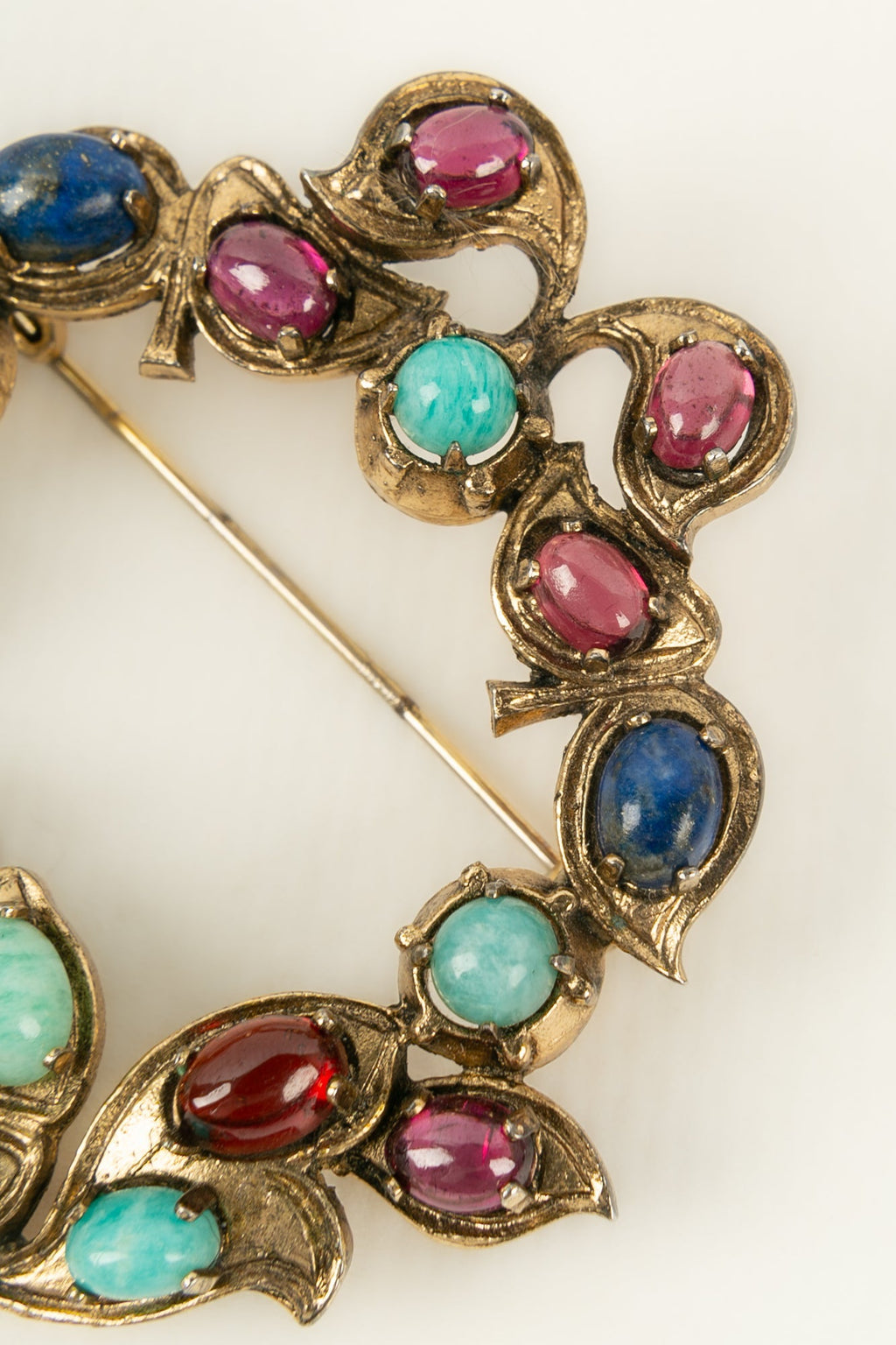 Broche en pâte de verre Dior