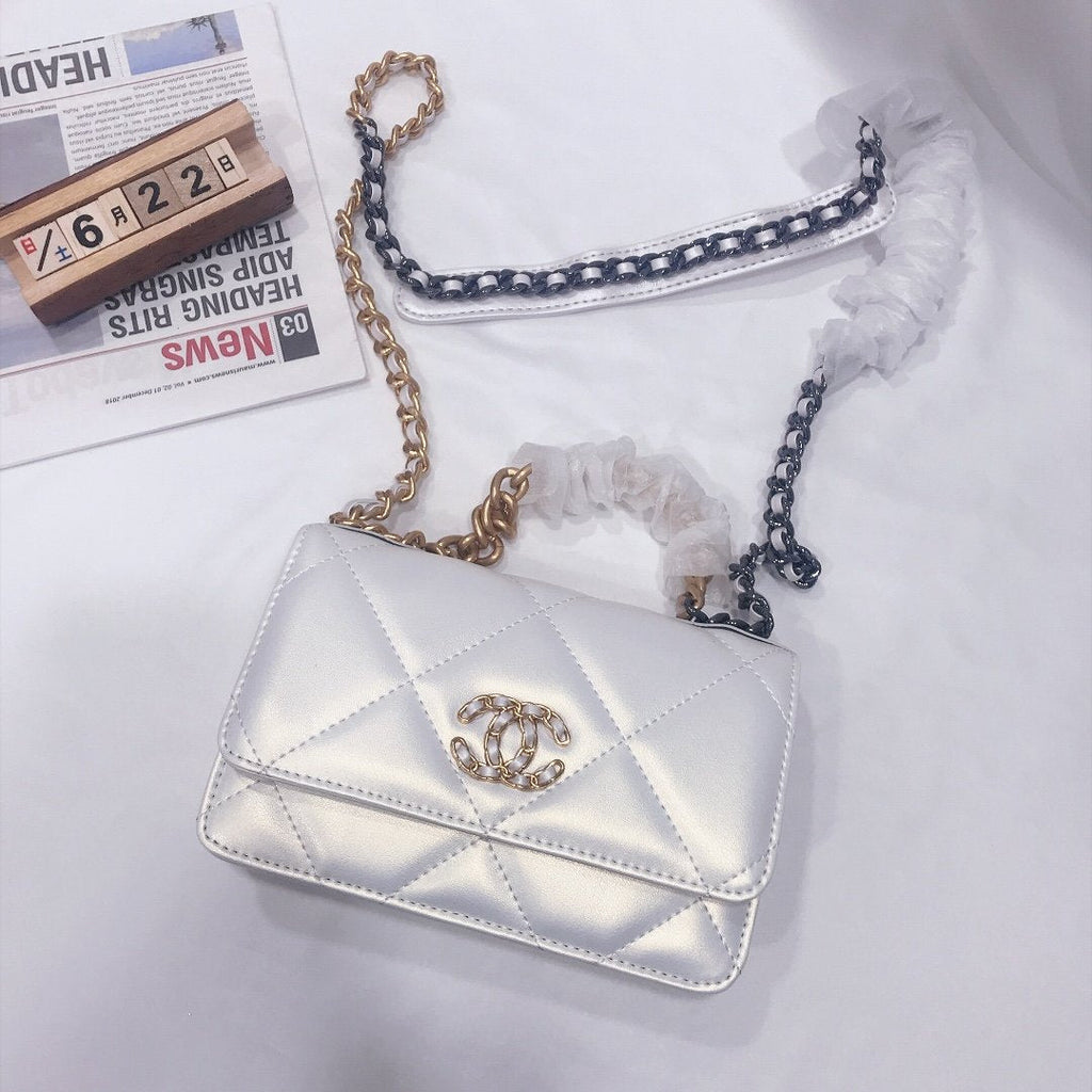 Designer Handbags Chanel 204