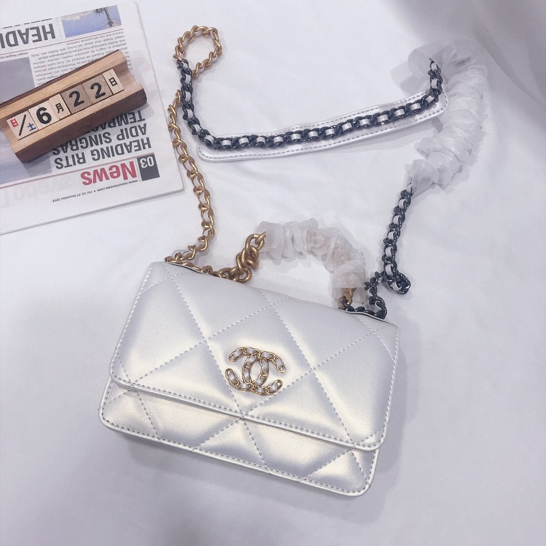 Designer Handbags Chanel 204