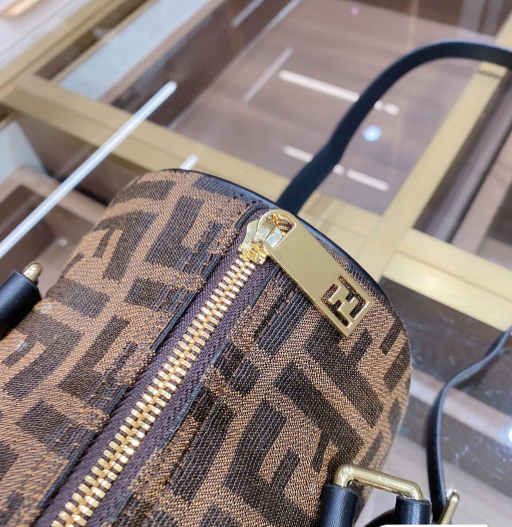 Luxury  Bags Fendi 151