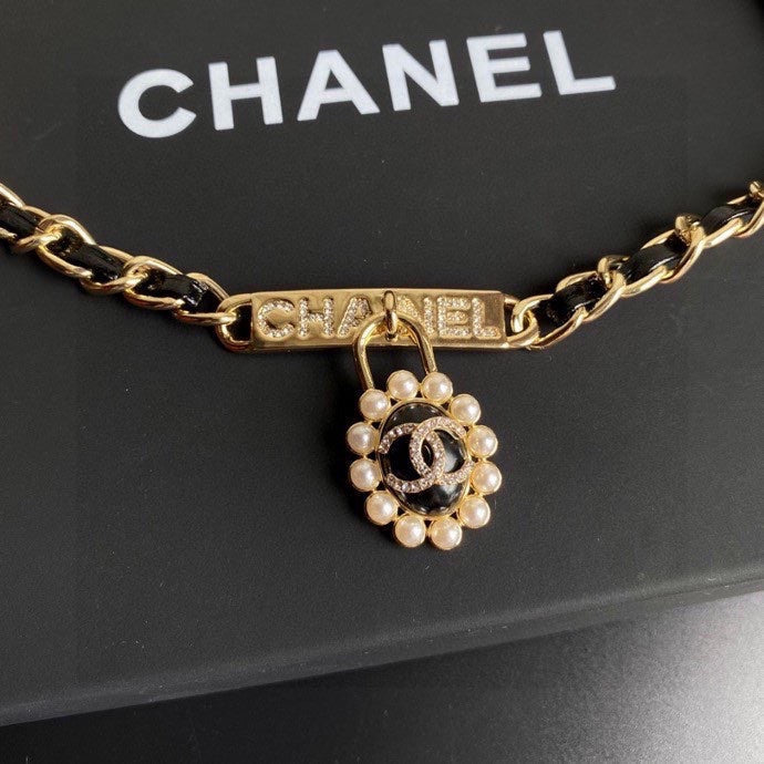 BG - Holiday Necklace chanel032