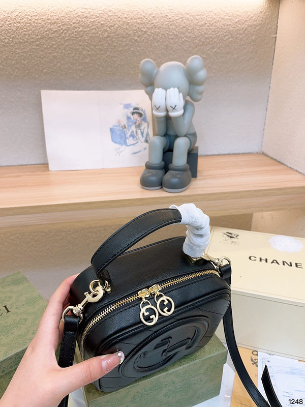 Luxury - Gucci Bags - 137