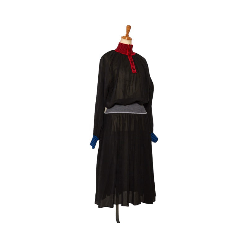 Louis Vuitton Border One Piece Size: 34 Black Red Blue Silk  Louis Vuitton