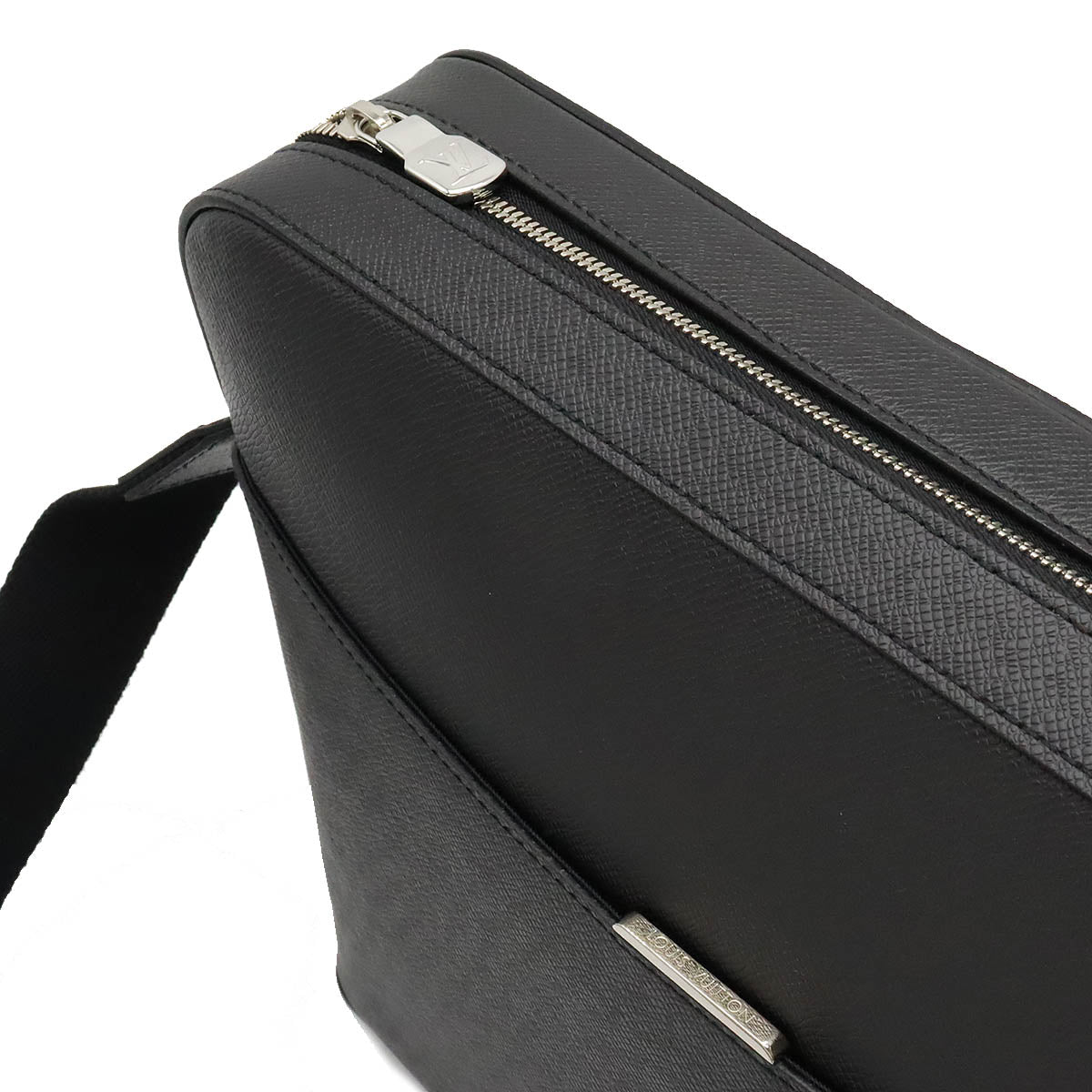 Louis Vuitton Louis Vuitton Tiger Anton Messenger MM Shoulder Bag Leather Old Black M33429