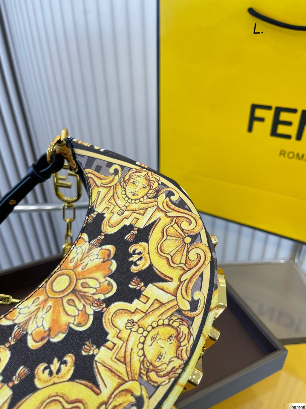 Luxury Bags Fendi 278