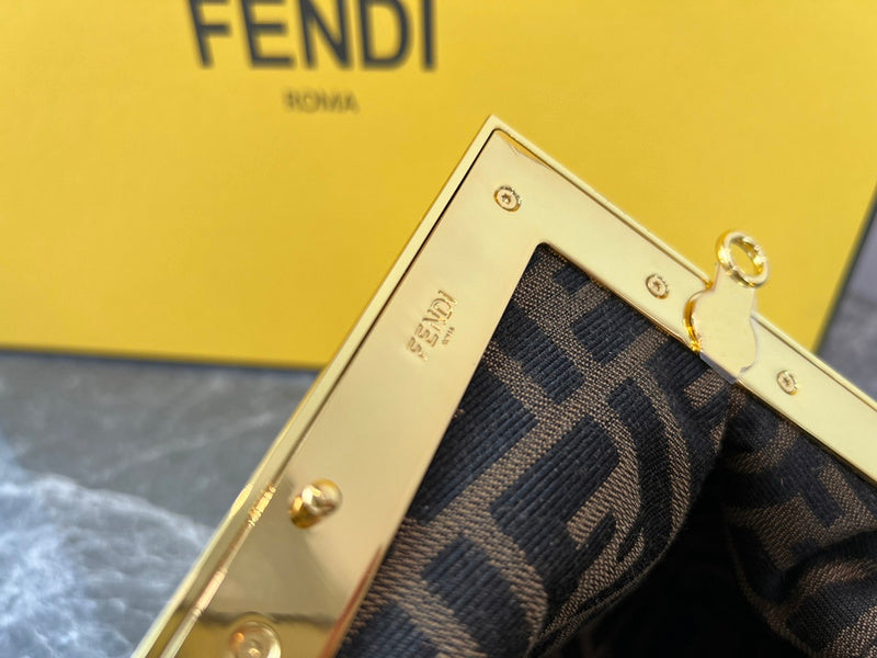 FDI - Bags District - 060