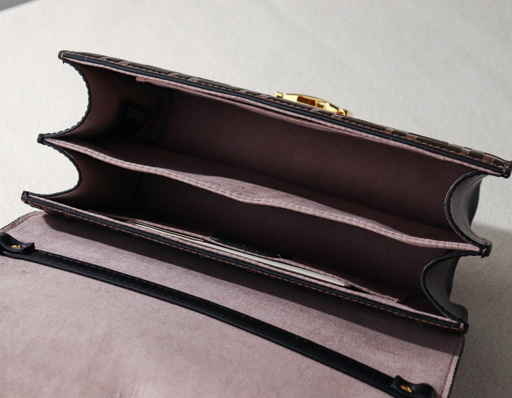 Designer Handbags Fendi 071
