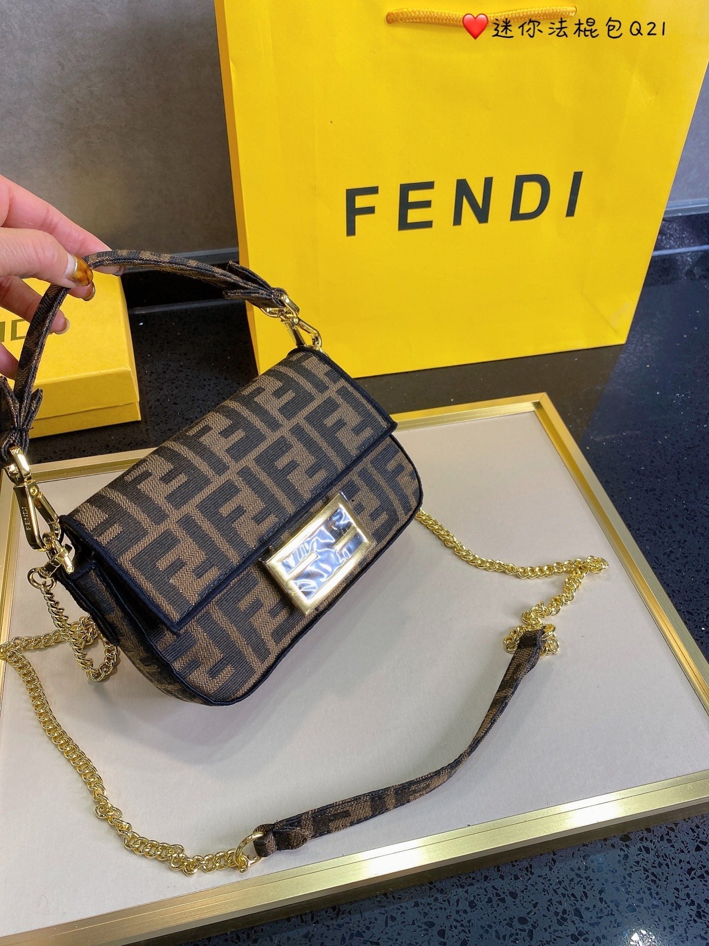 Luxury  Bags Fendi 135