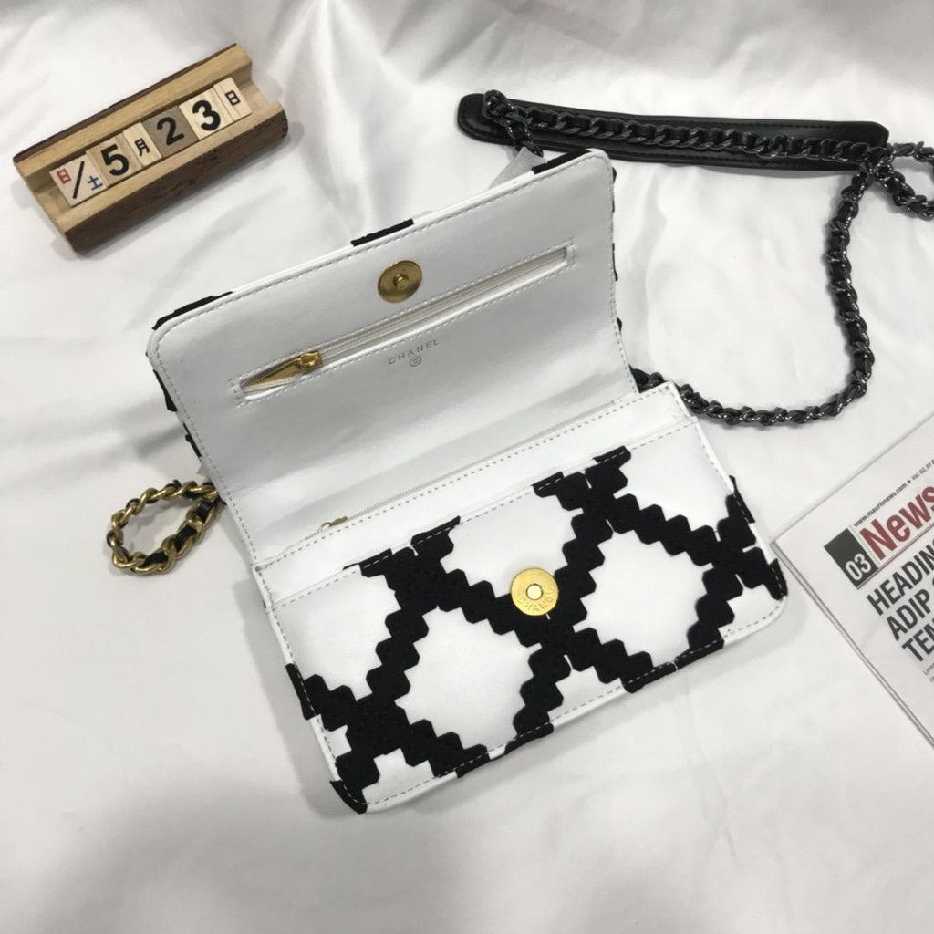 Designer Handbags Chanel 230