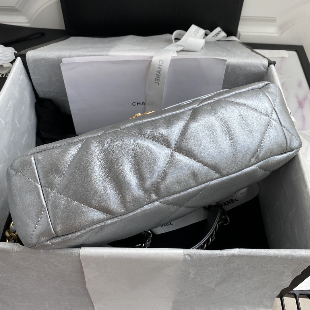 CHANEL 19 Maxi Flap Bag