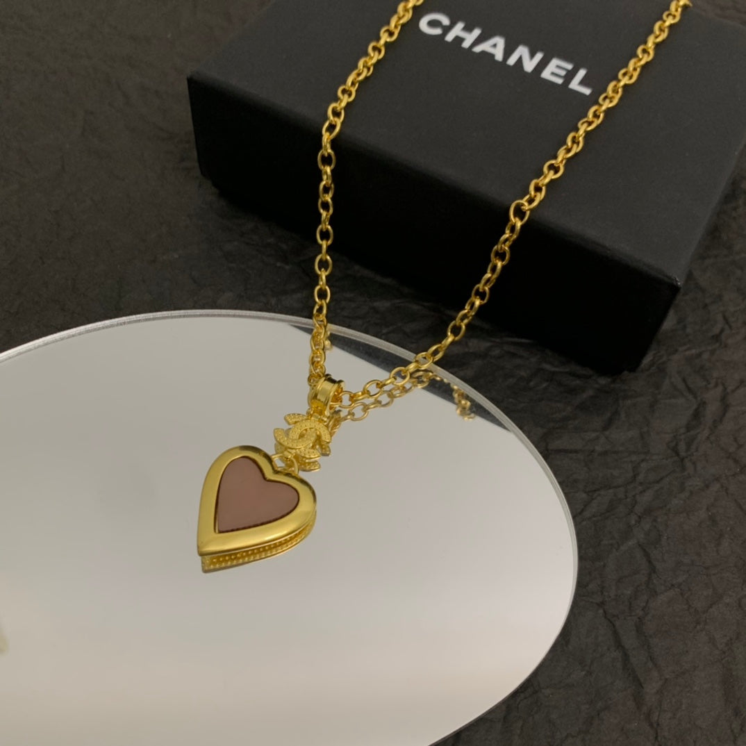 BG - Holiday Necklace chanel042