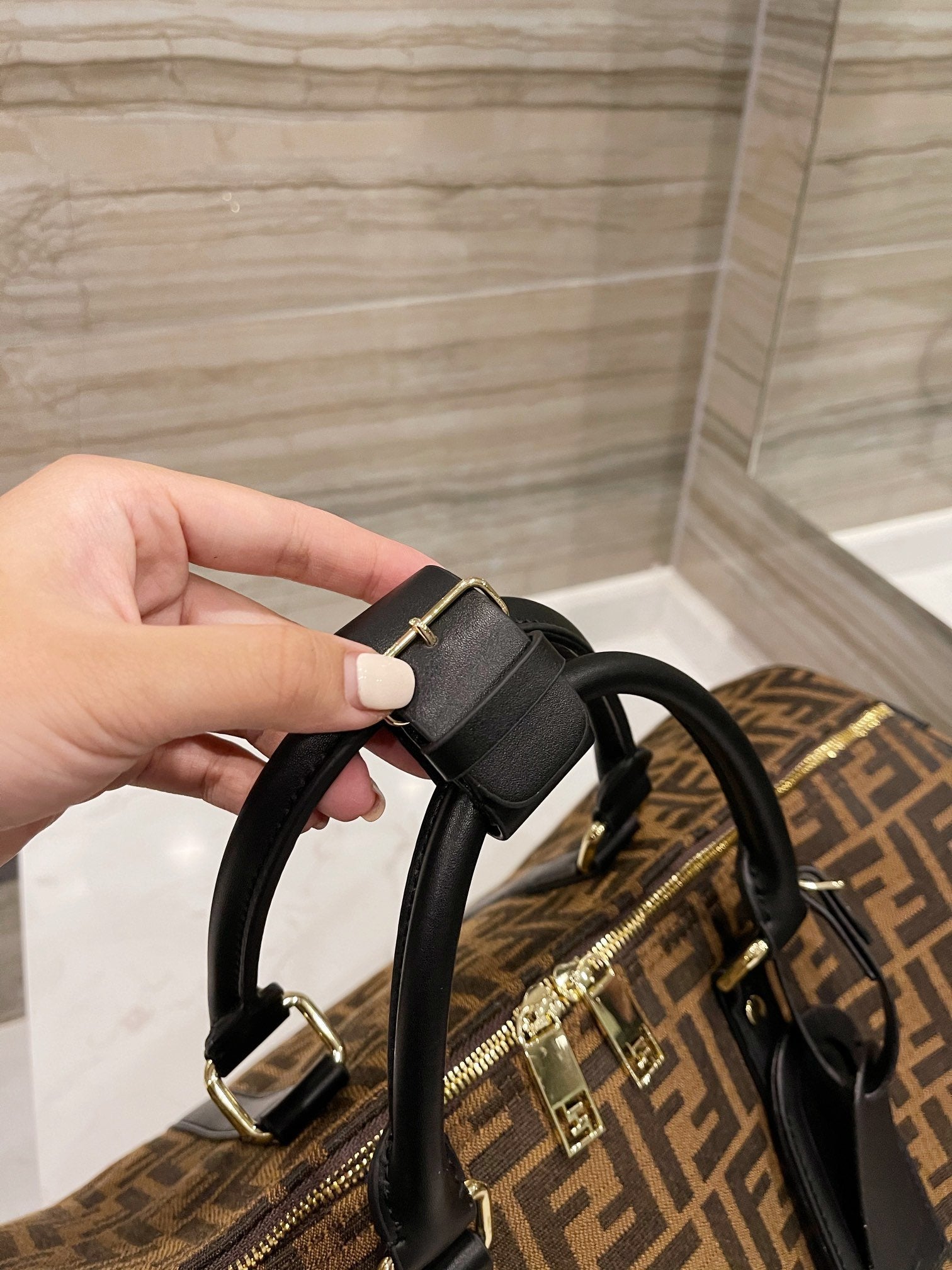 Luxury  Bags Fendi 232