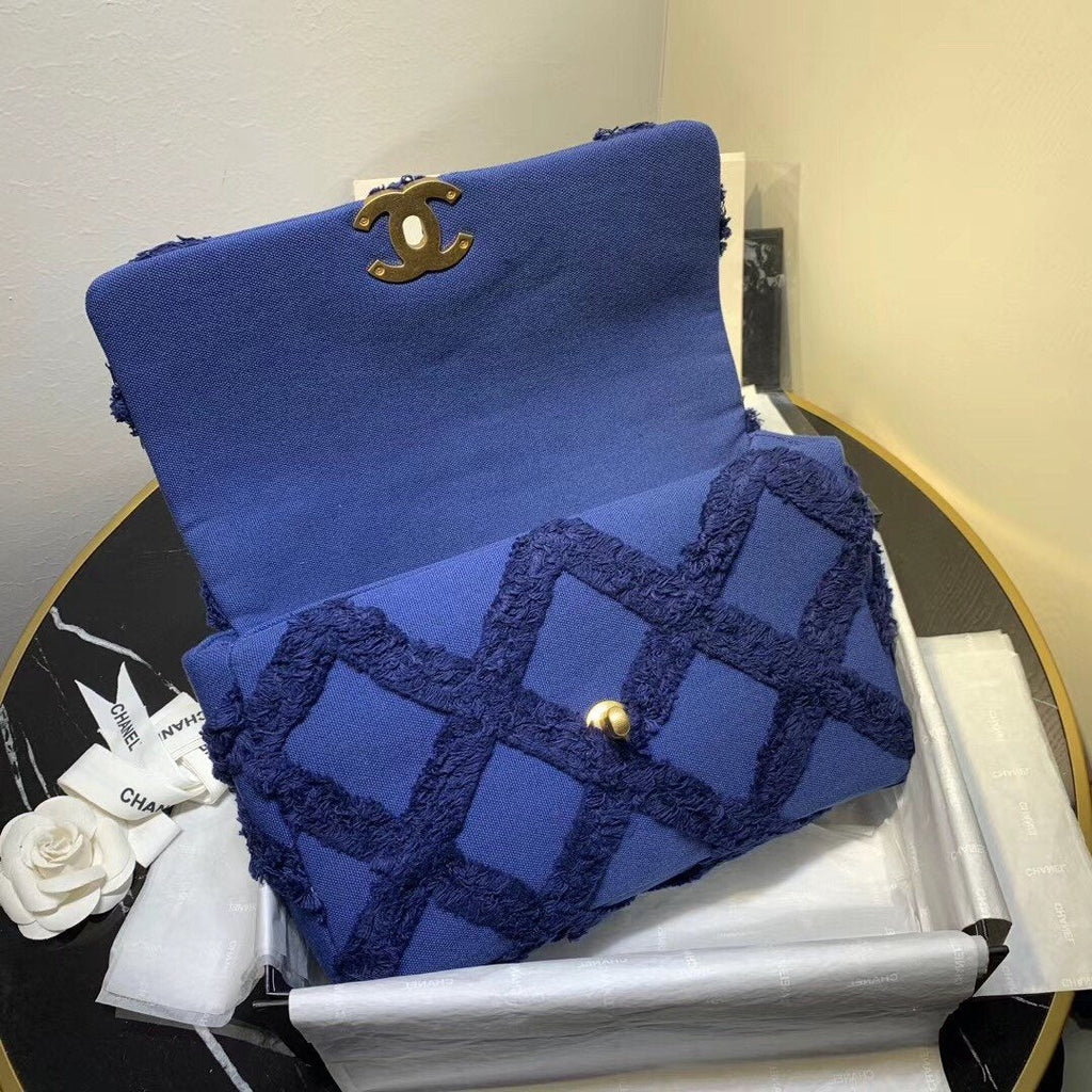 CHANEL 19 Flap Bag