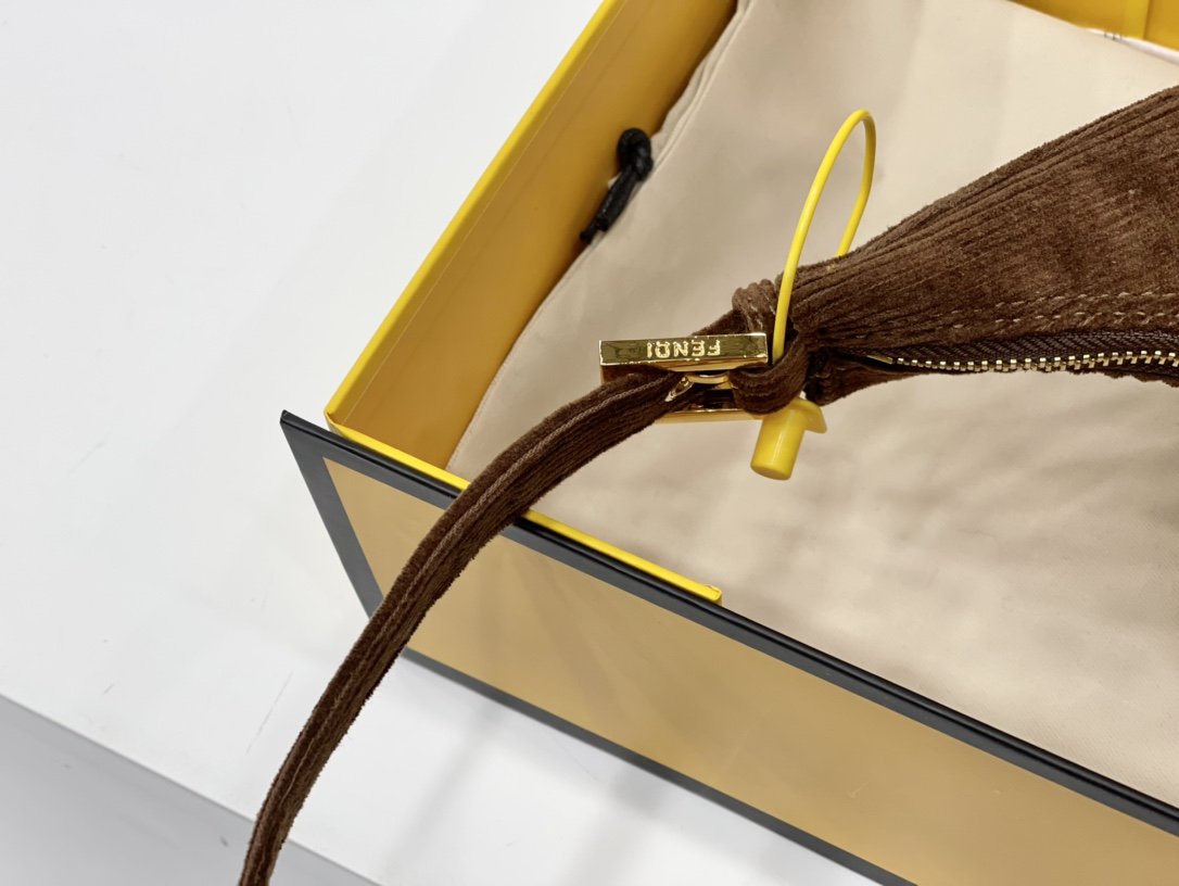 Luxury  Bags Fendi 200
