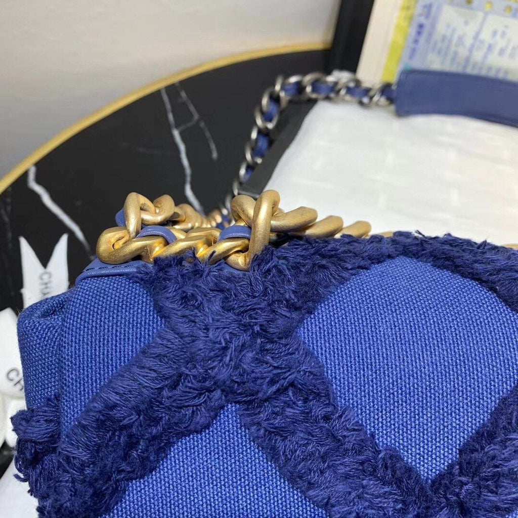 CHANEL 19 Flap Bag