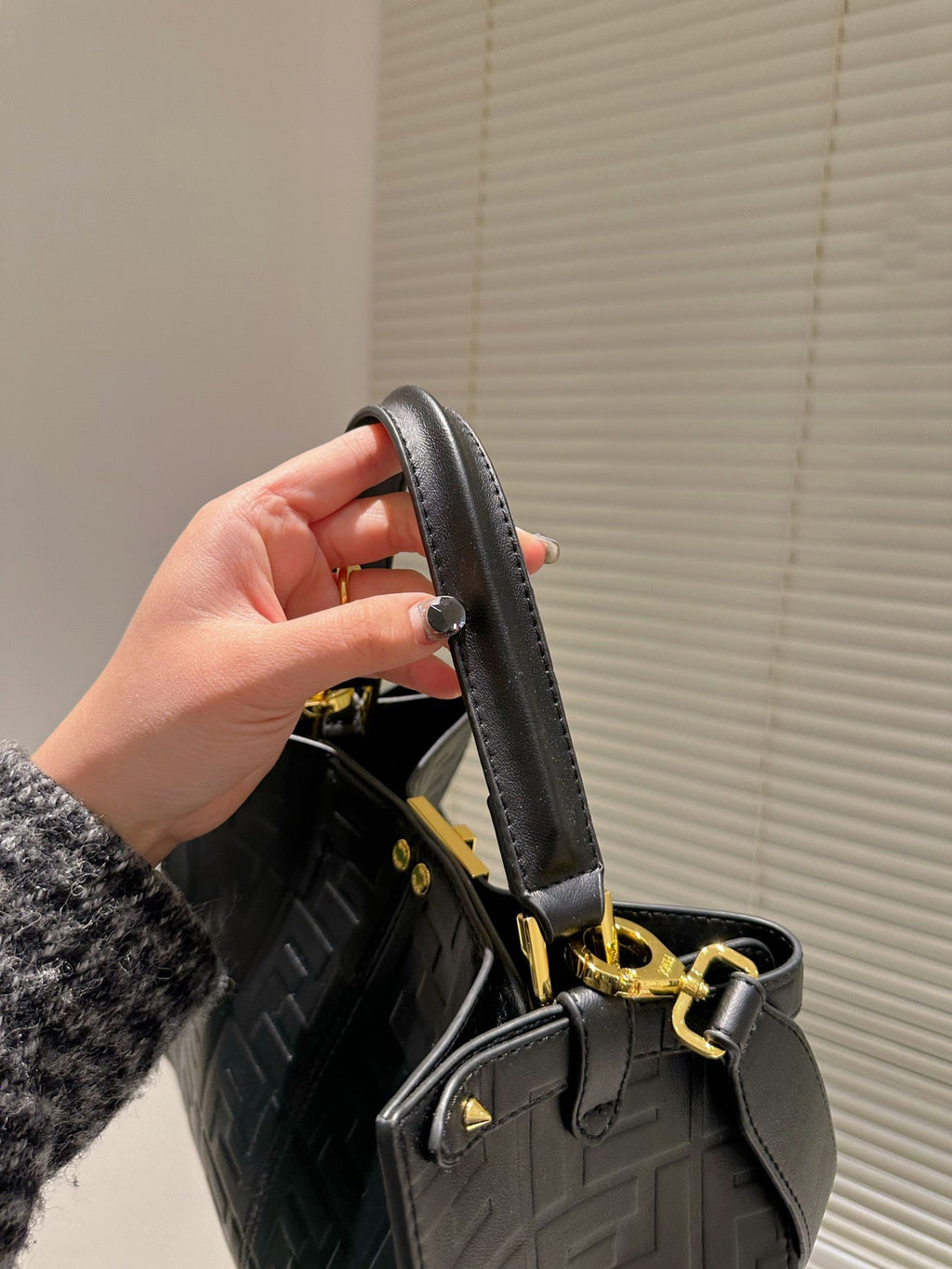 Luxury Bags Fendi 284
