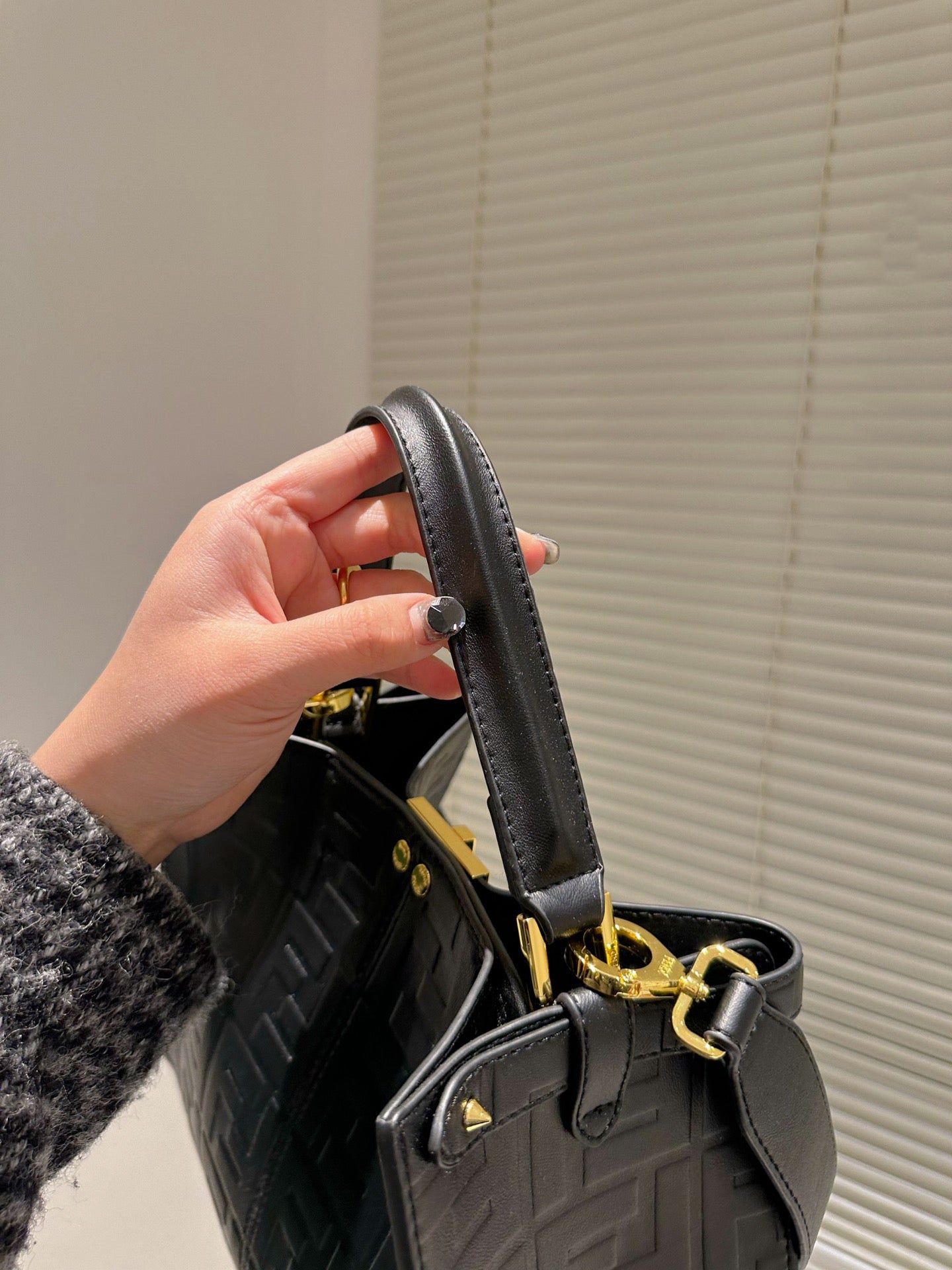Luxury Bags Fendi 284