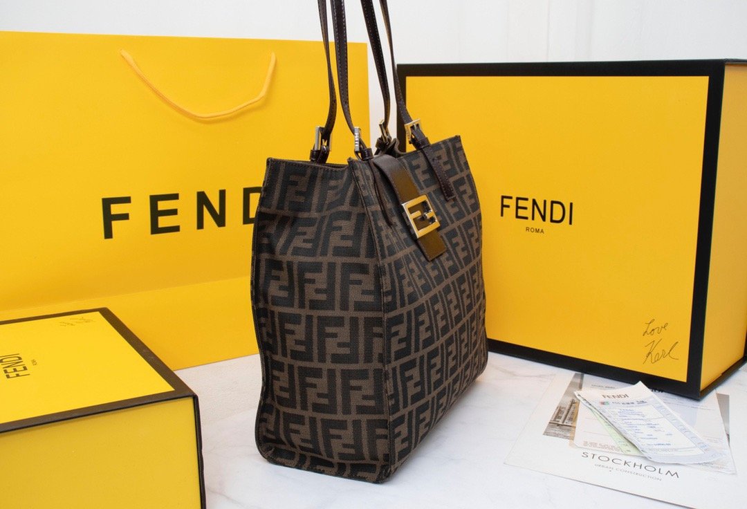 Luxury  Bags Fendi 027