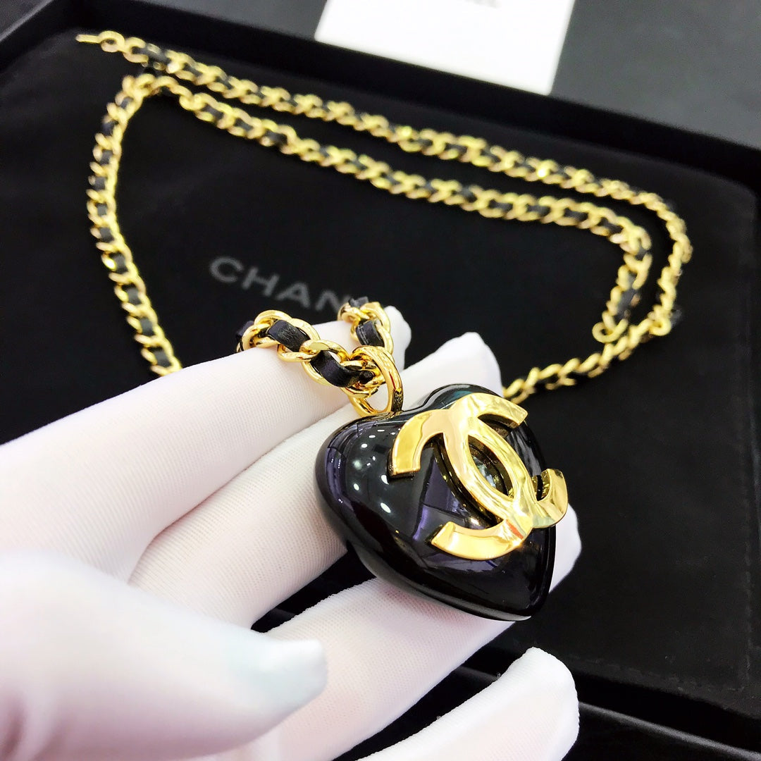 BG - Holiday Necklace chanel052