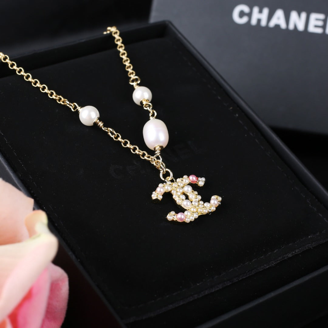 BG - Holiday Necklace chanel041