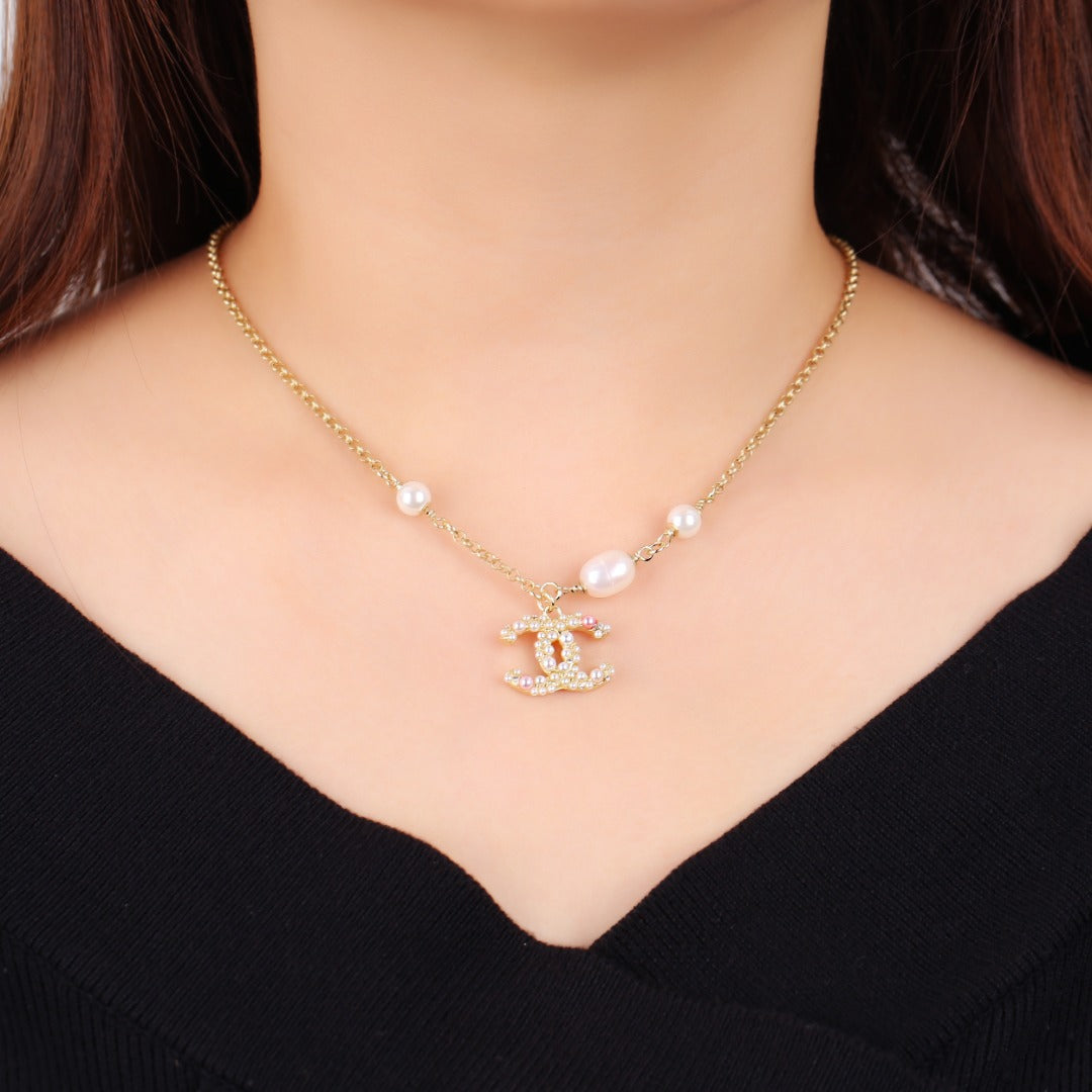 BG - Holiday Necklace chanel041