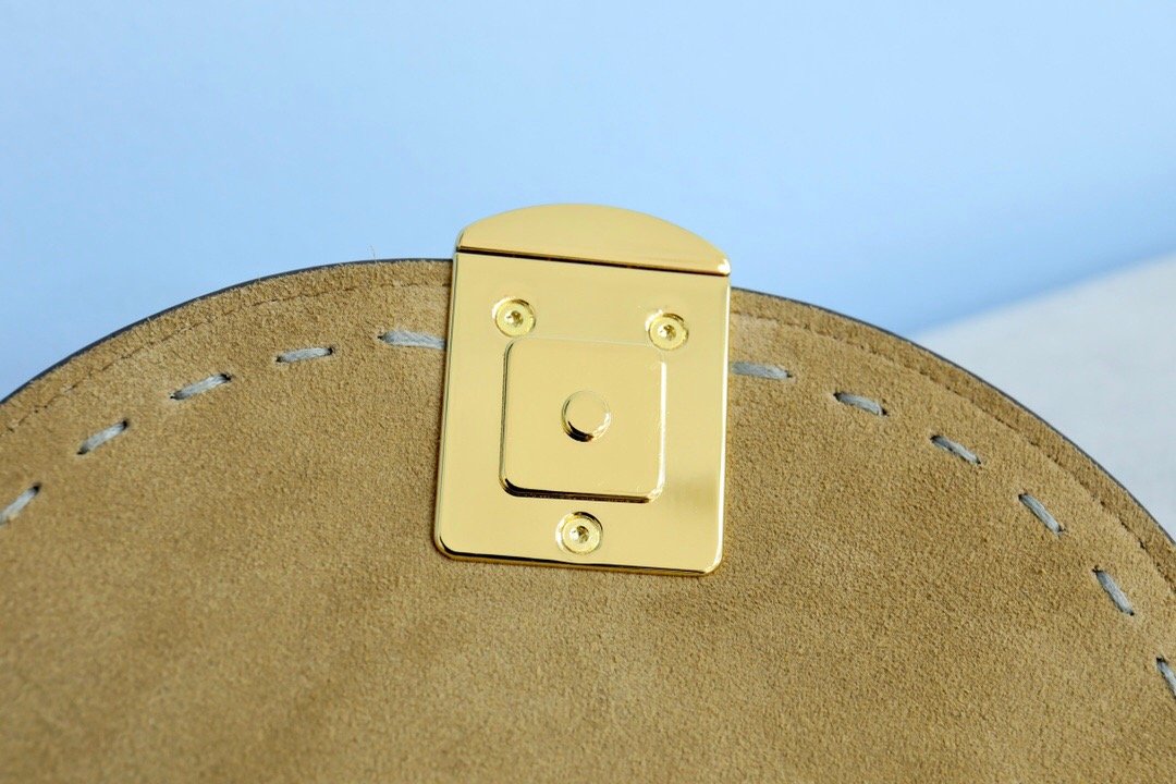 Designer Handbags Fendi 056