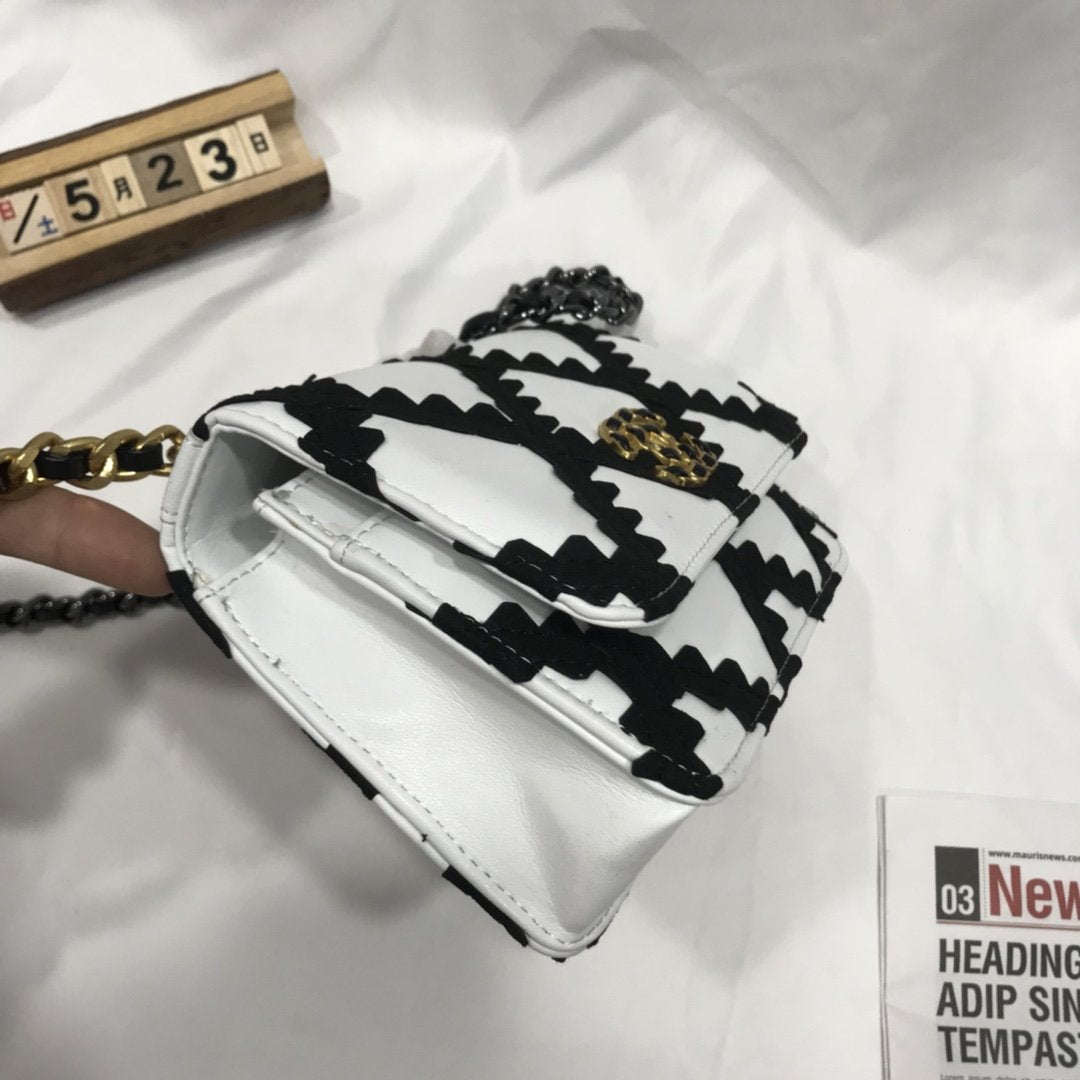 Designer Handbags Chanel 230