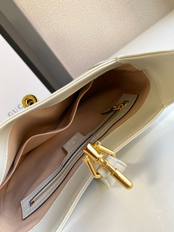 Gucci   Luxury Bags  1040