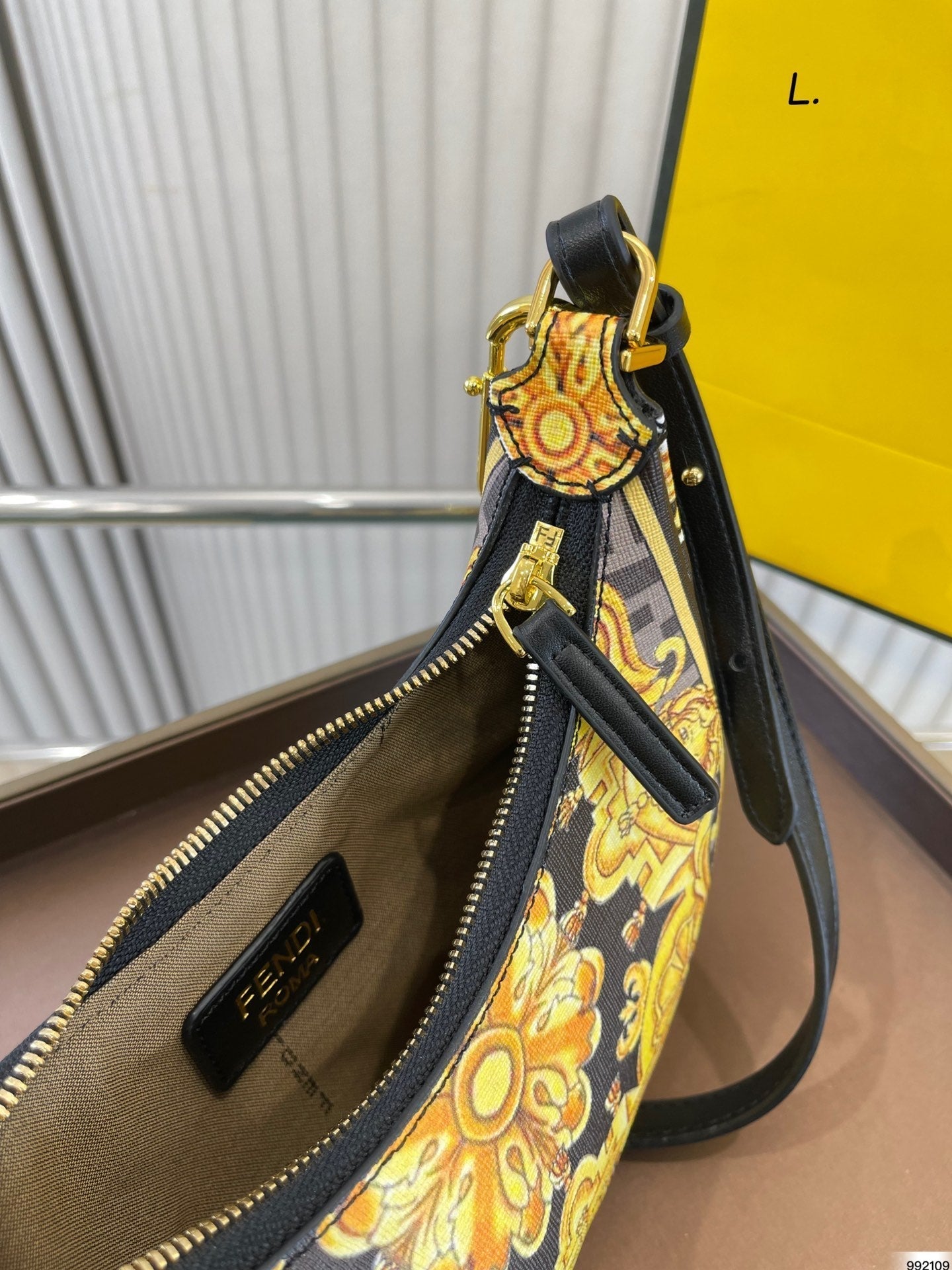 Luxury Bags Fendi 278