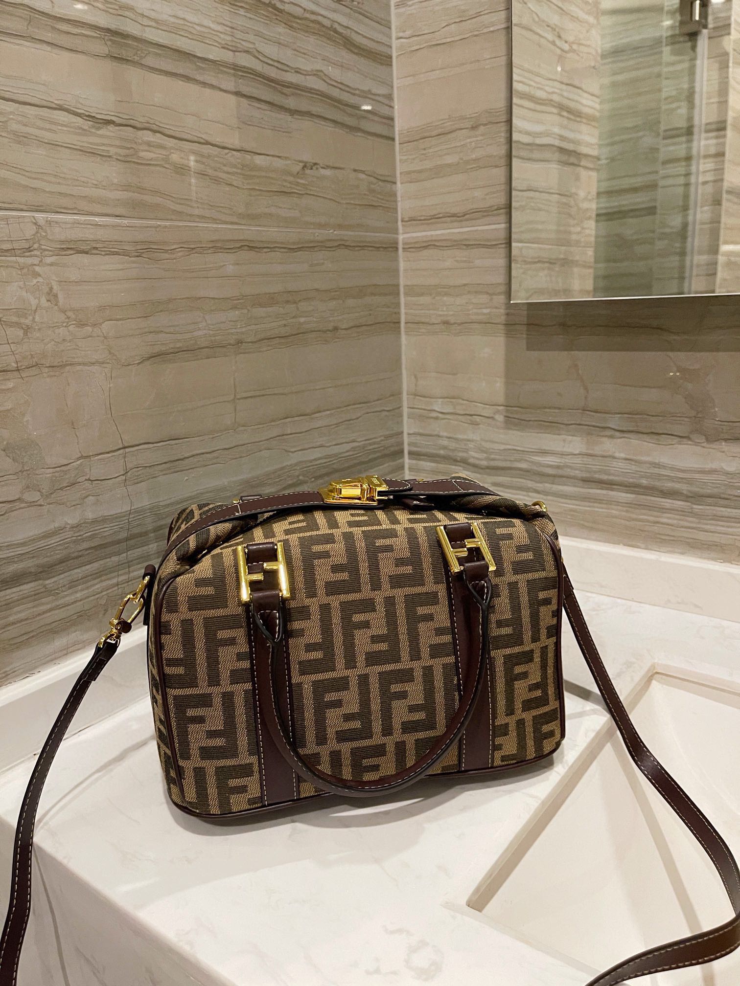 Luxury  Bags Fendi 226