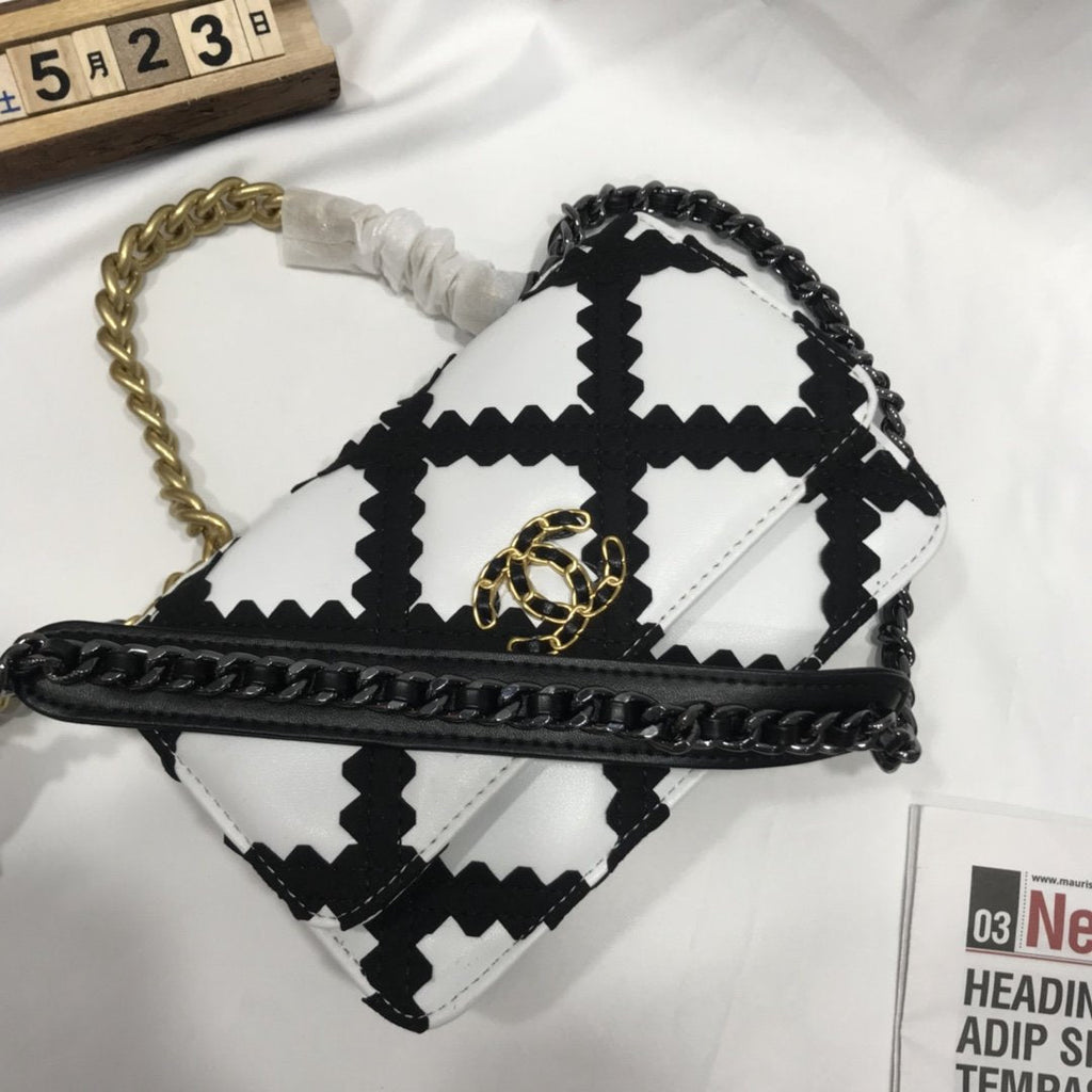 Designer Handbags Chanel 230