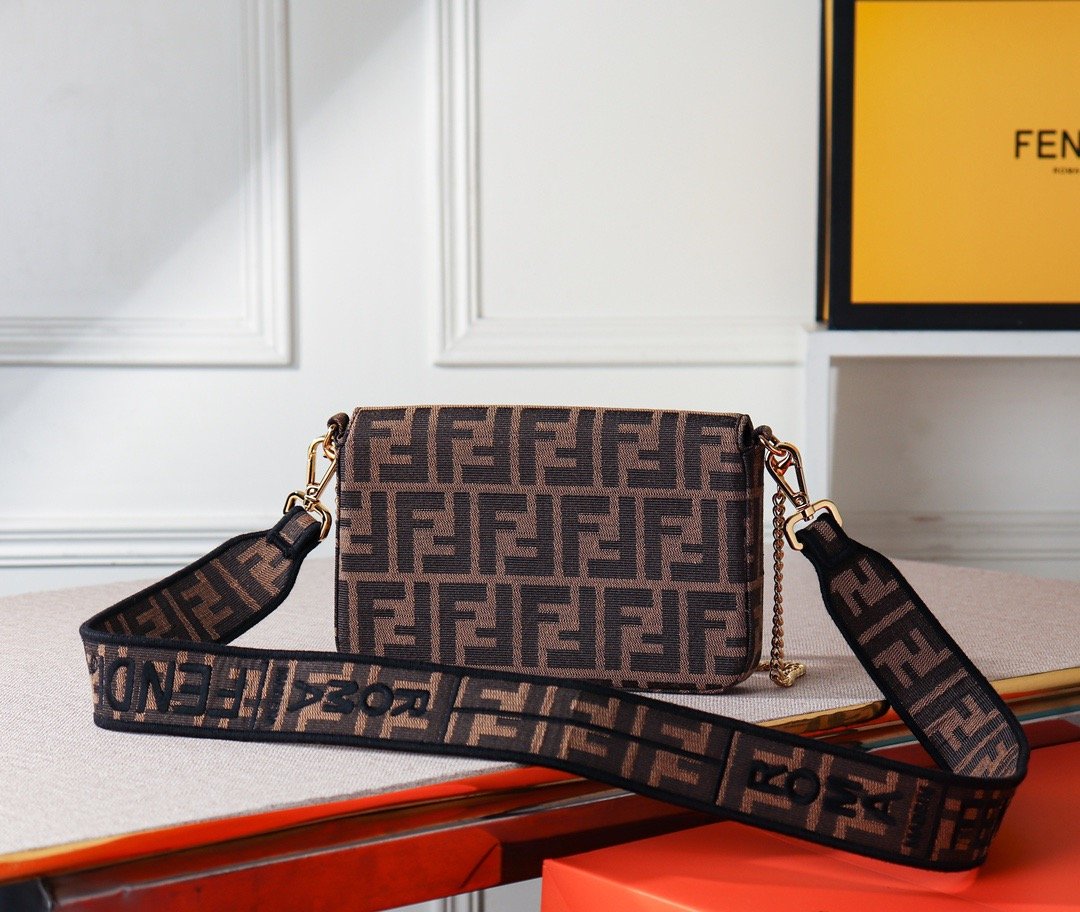 Designer Handbags Fendi 068