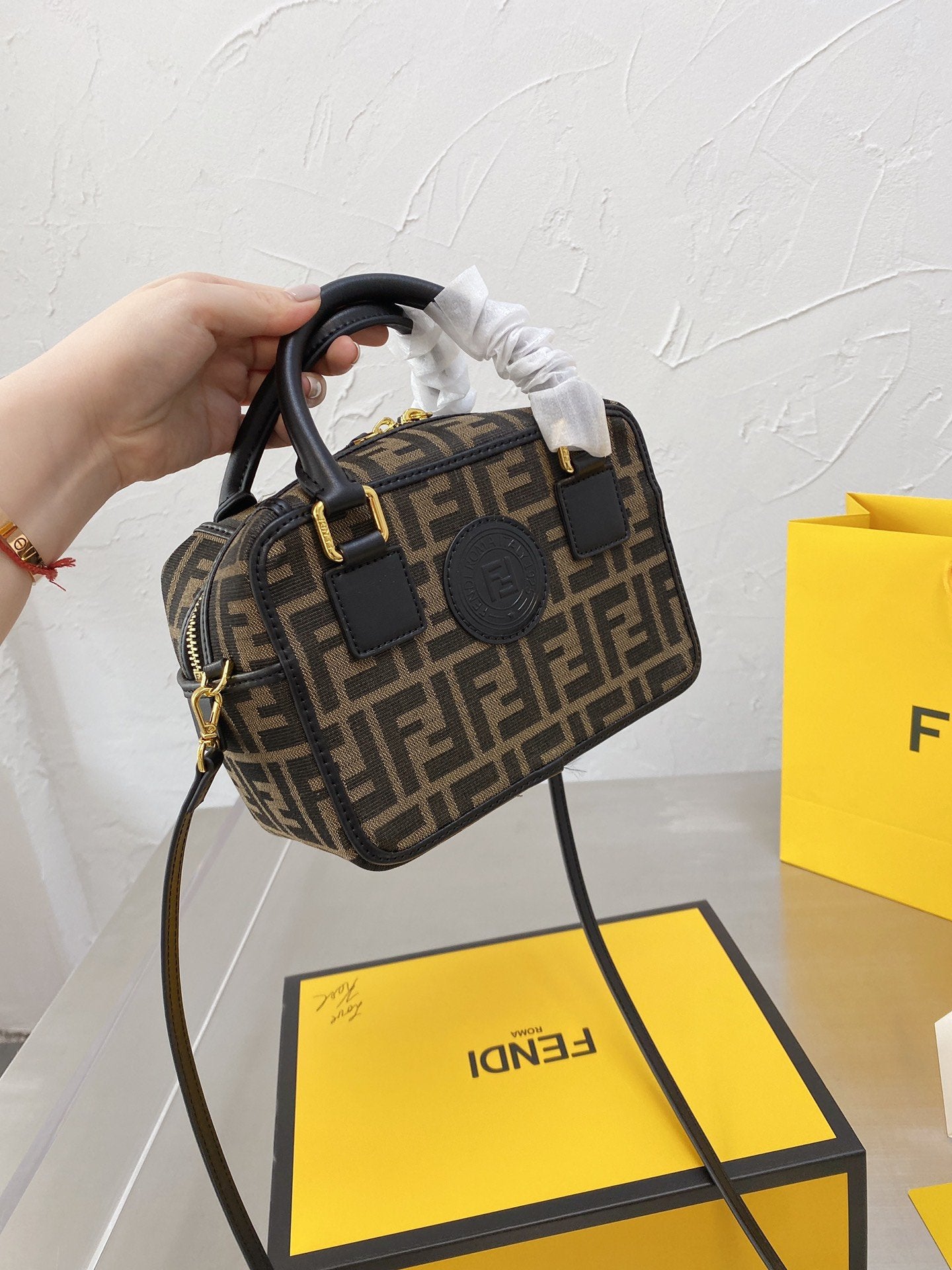 Luxury  Bags Fendi 110