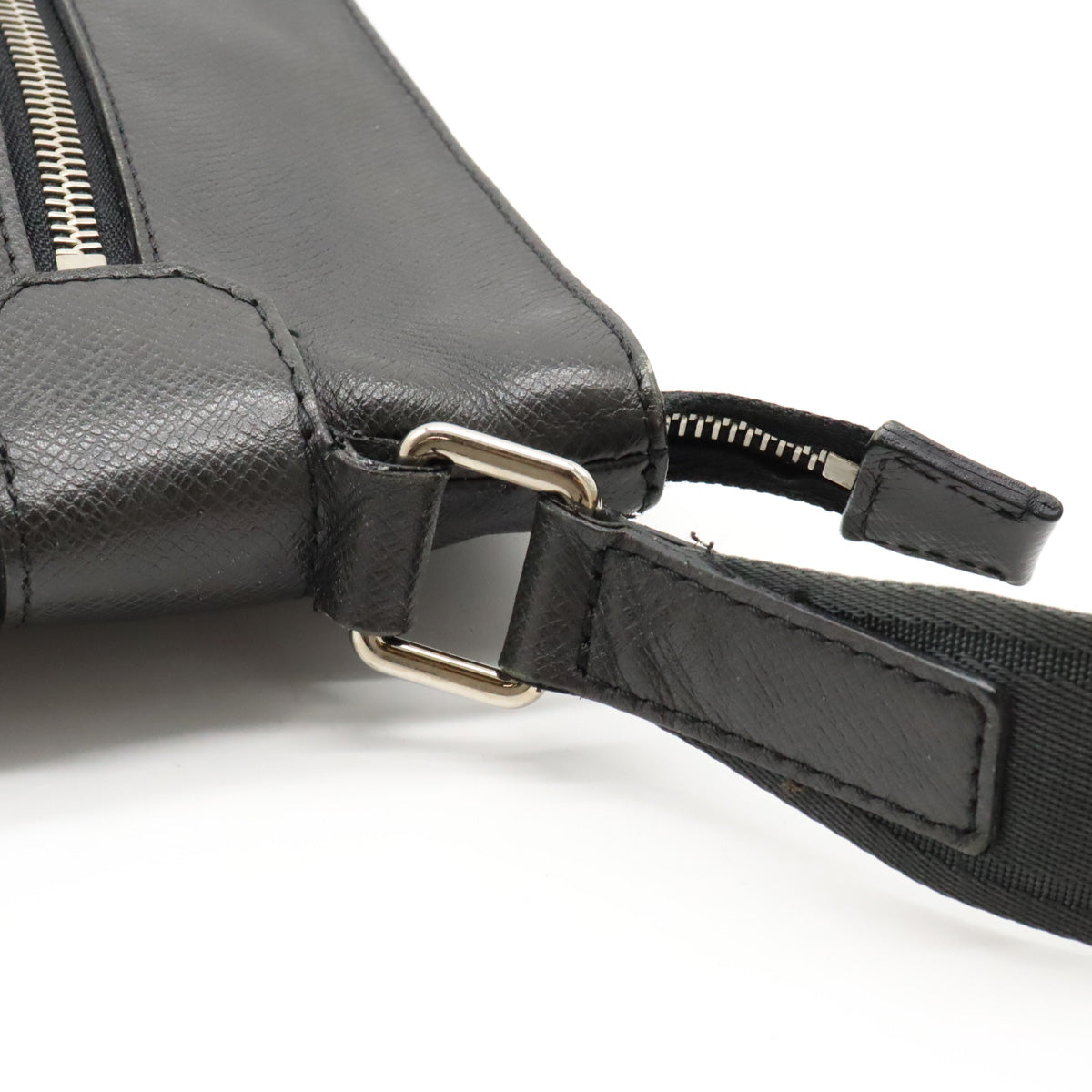 Louis Vuitton Louis Vuitton Sasha Tiger Sasha Shoulder Bag Leather Old Black Black M32712