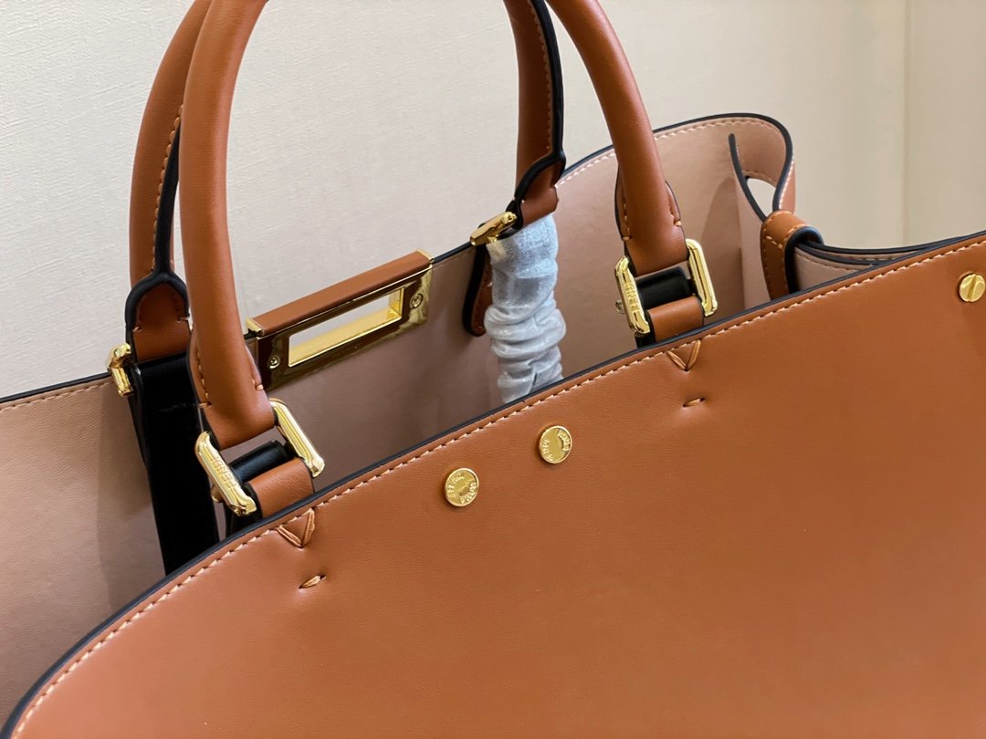 NEW Arrival Bags Fendi 143