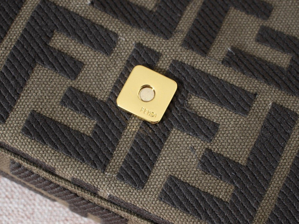 Designer Handbags Fendi 082