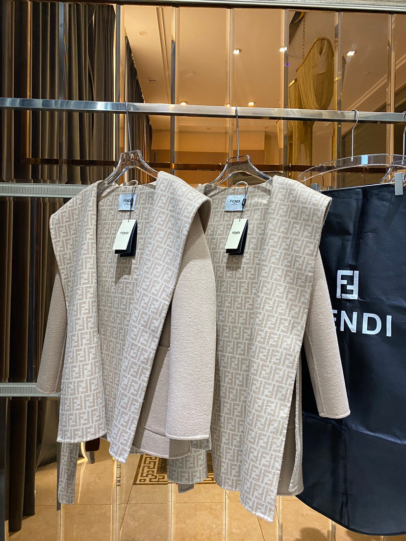 LuxuryWrap Coat  Fendi 003