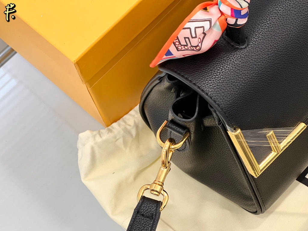Luxury  Bags Fendi 246