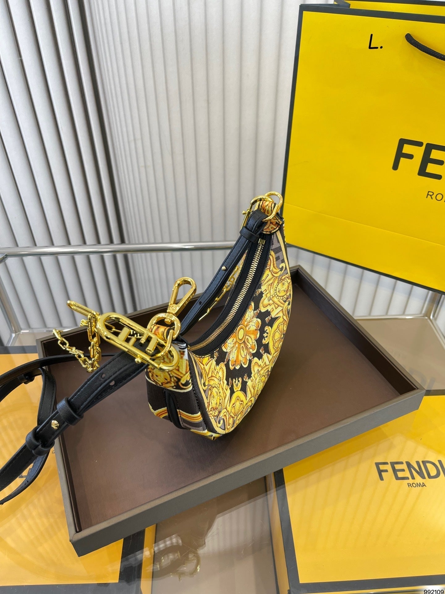 Luxury Bags Fendi 278
