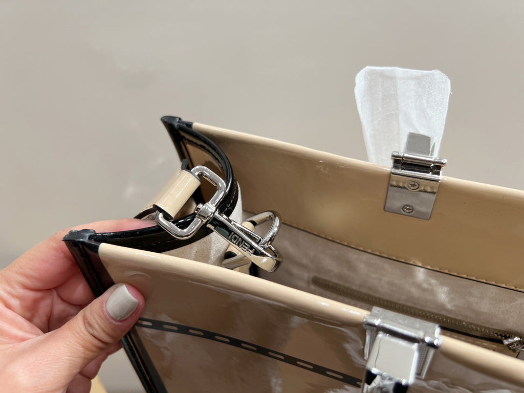 Luxury Bags Fendi 283
