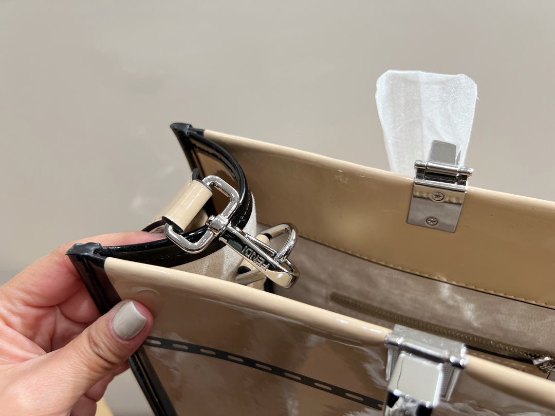 Luxury Bags Fendi 283