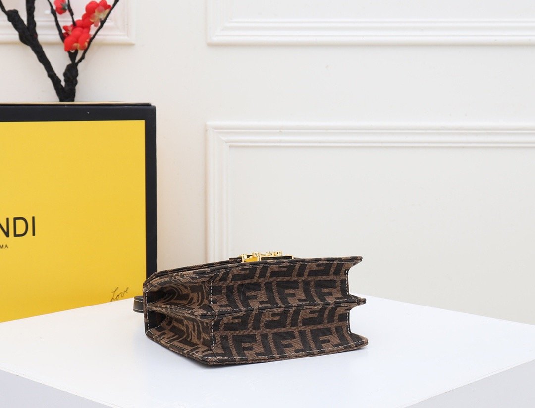 Designer Handbags Fendi 098