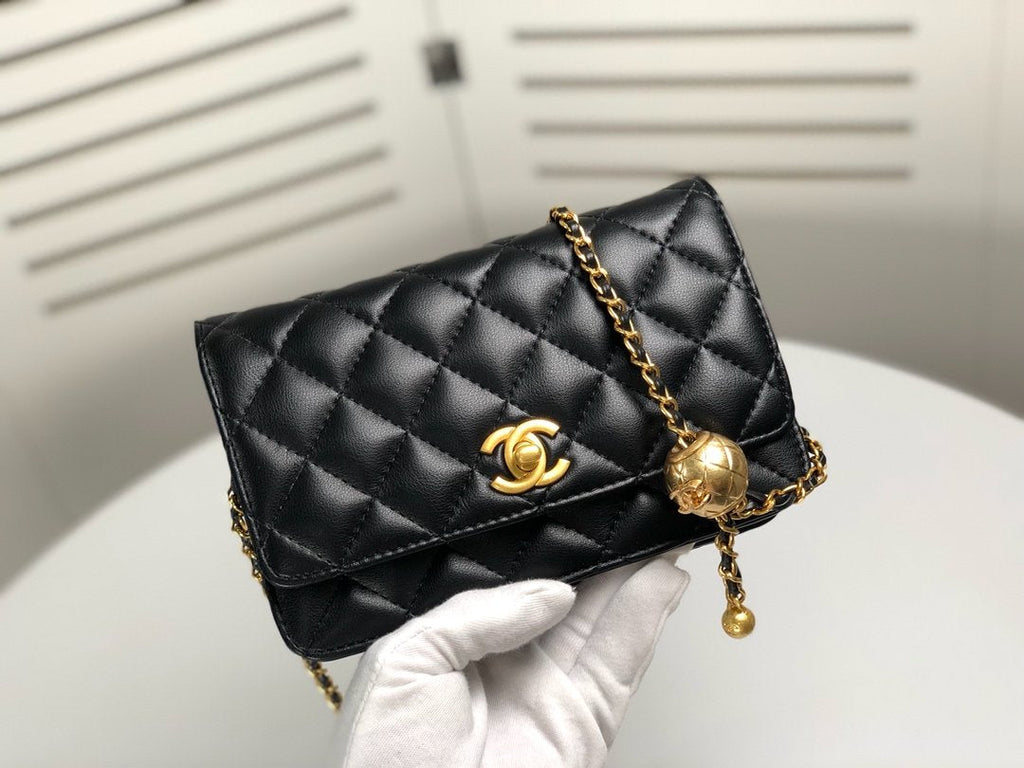 Designer Handbags Chanel 221