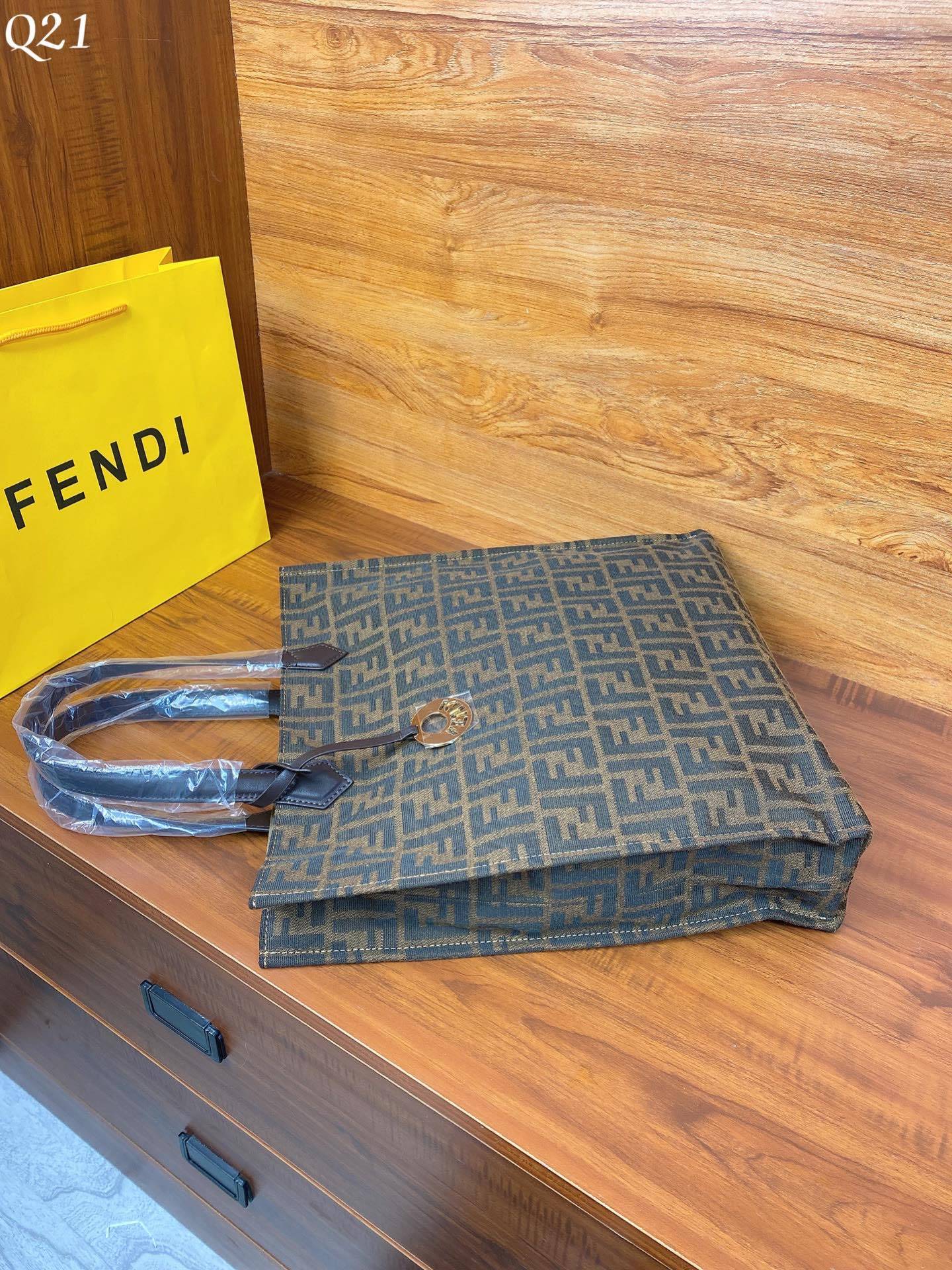 Luxury  Bags Fendi 146