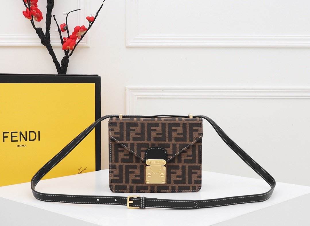 Designer Handbags Fendi 098