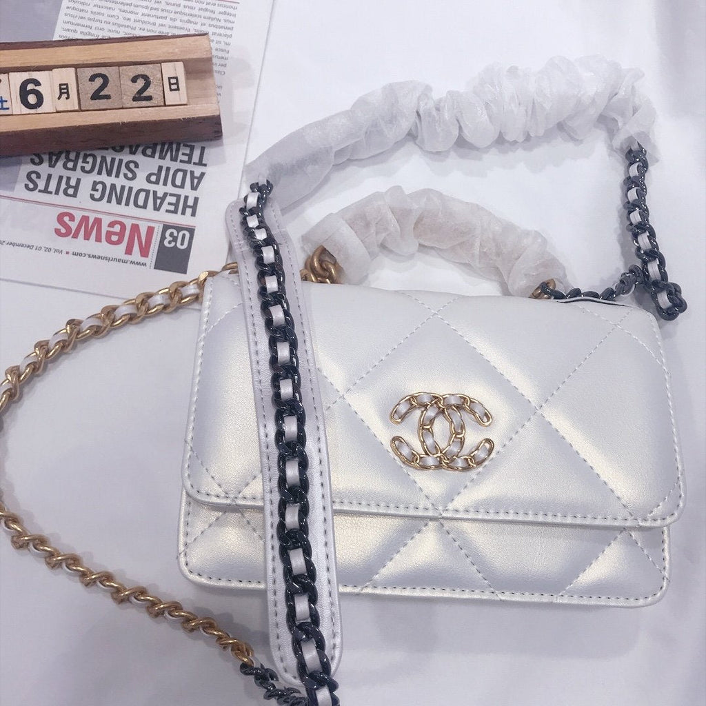 Designer Handbags Chanel 204