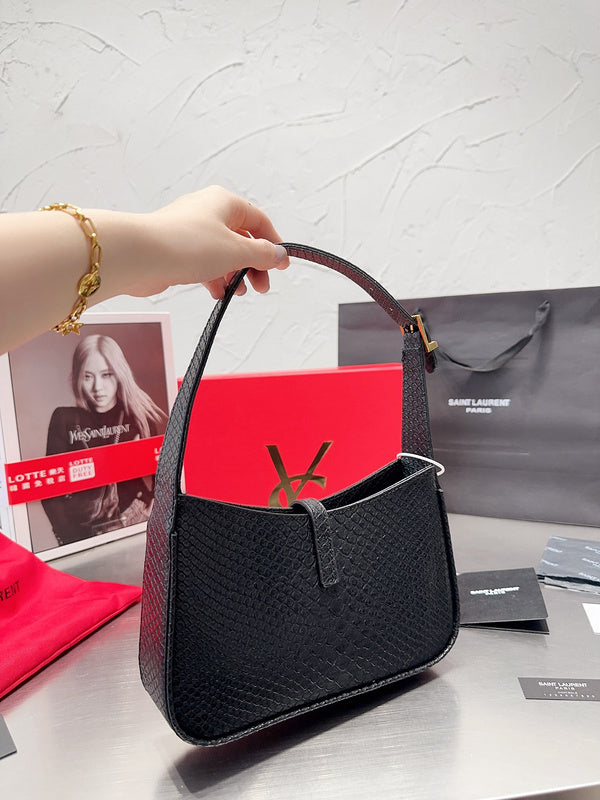Luxury - Gucci Bags - 139
